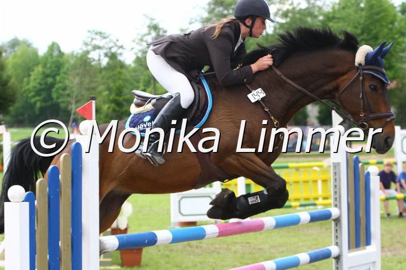 005M6928__M Springen x.JPG